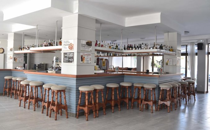De bar van Appartementen Arcos Playa Mallorca