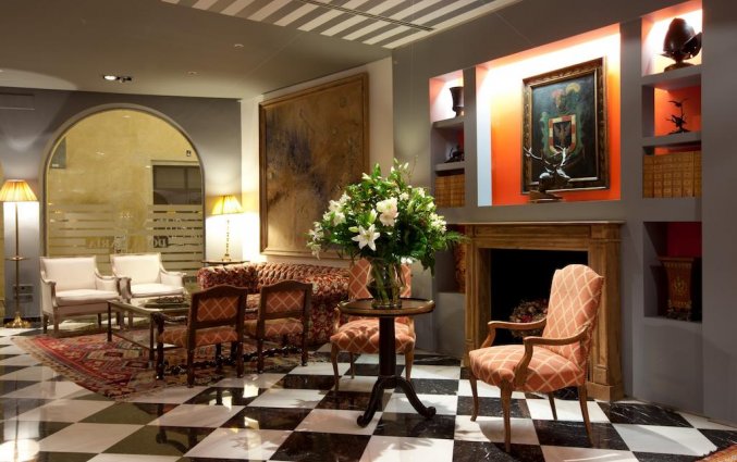 dona maria lobby