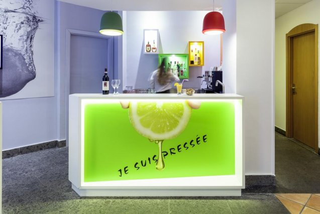 Receptie van Hotel Ibis Styles Napoli Garibaldi stedentrip Napels