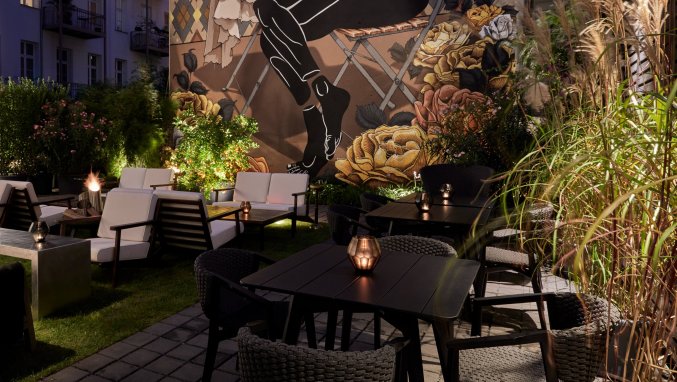 Terras van Hotel Sir Savigny in Berlijn