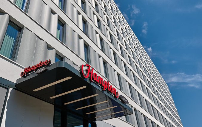 Entree van Hotel Hampton Inn Berlin City Centre Alexanderplatz in Berlijn
