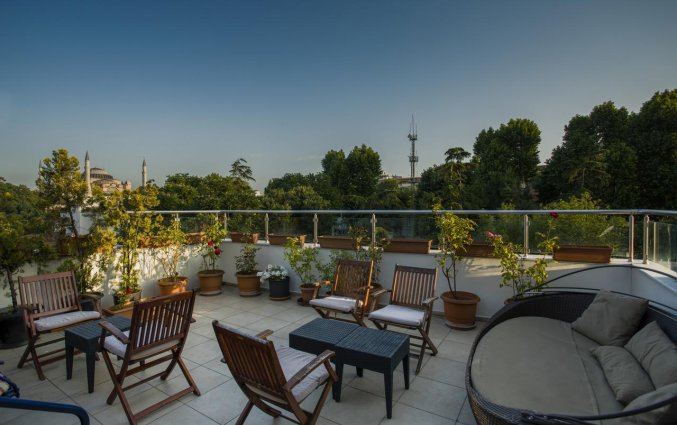 Terras van Hotel Raymond Istanbul