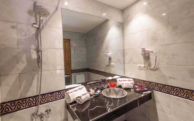 Badkamer bij Riad Palais Marjana