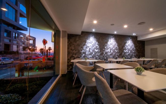Zithoek van Hotel The Savoy Sea Side Tel Aviv