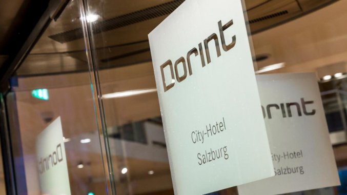 Entree van Hotel Dorint City in Salzburg