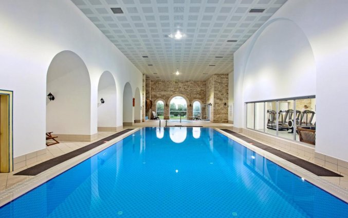 Binnenzwembad van Salmakis Resort & Spa Bodrum