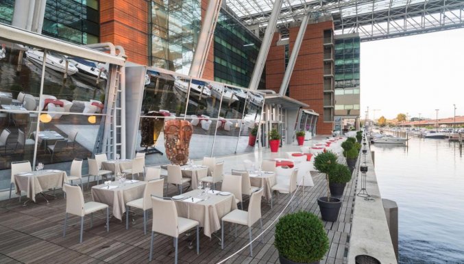 Terras van NH Venezia Laguna Palace Venetie