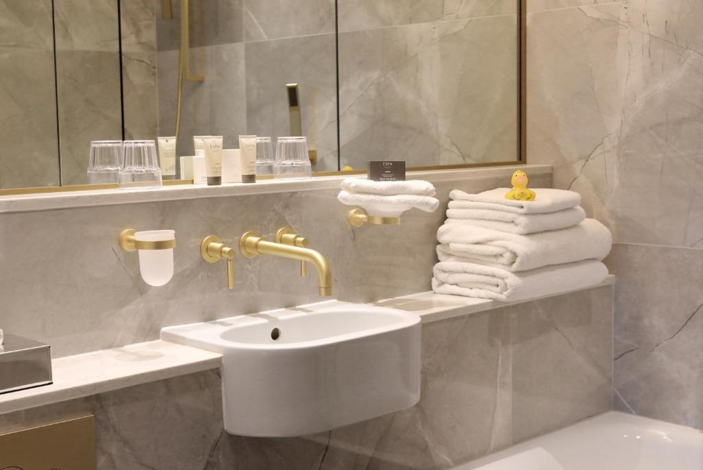 Badkamer van Europa Hotel Belfast