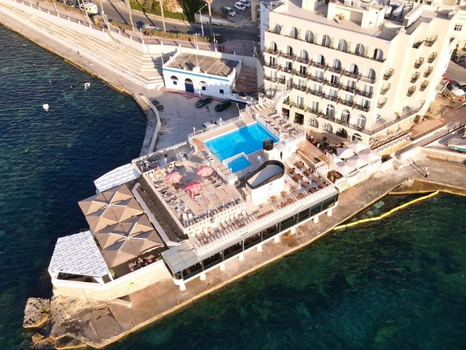 Gillieru Hotel