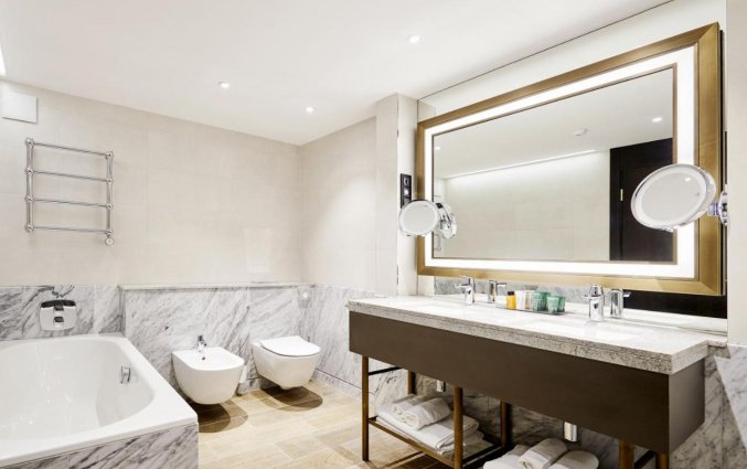 Badkamer bij Hilton Budapest