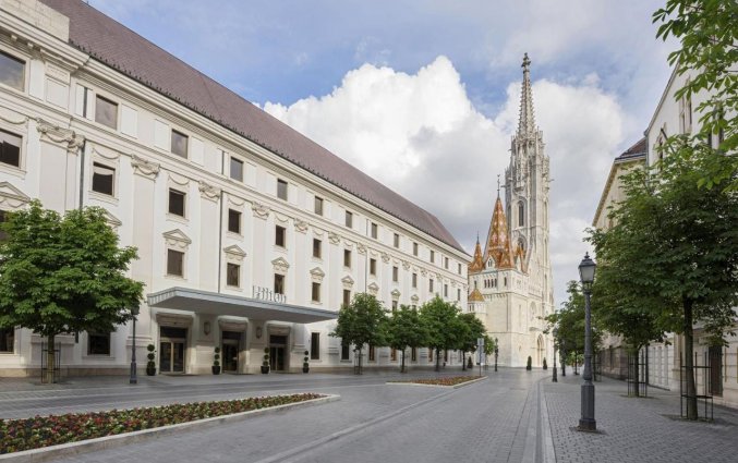 Voorzijde bij Hilton Budapest