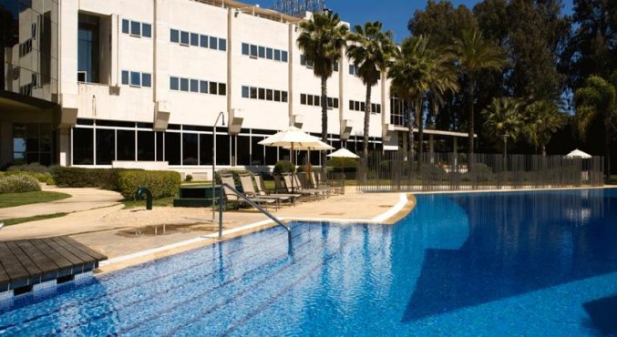 Zwembad Hotel Silken Al Andalus