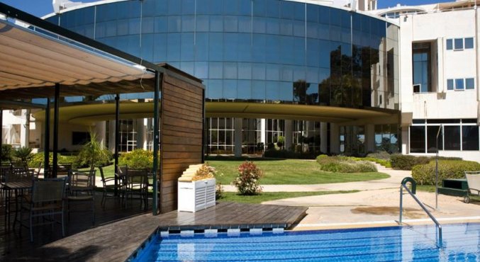Zwembad Hotel Silken Al Andalus
