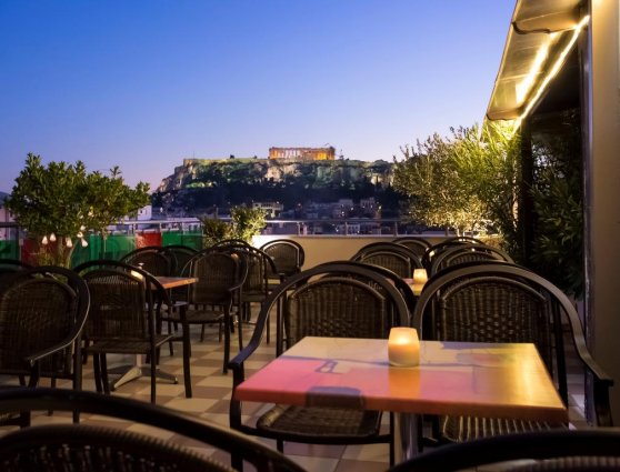 Dakterras van Hotel Attalos in Athene