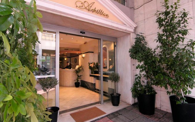 Entree van Hotel Achillion in Athene