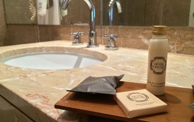 Badkamer van een tweepersoonskamer van Hotel Florida in Lissabon